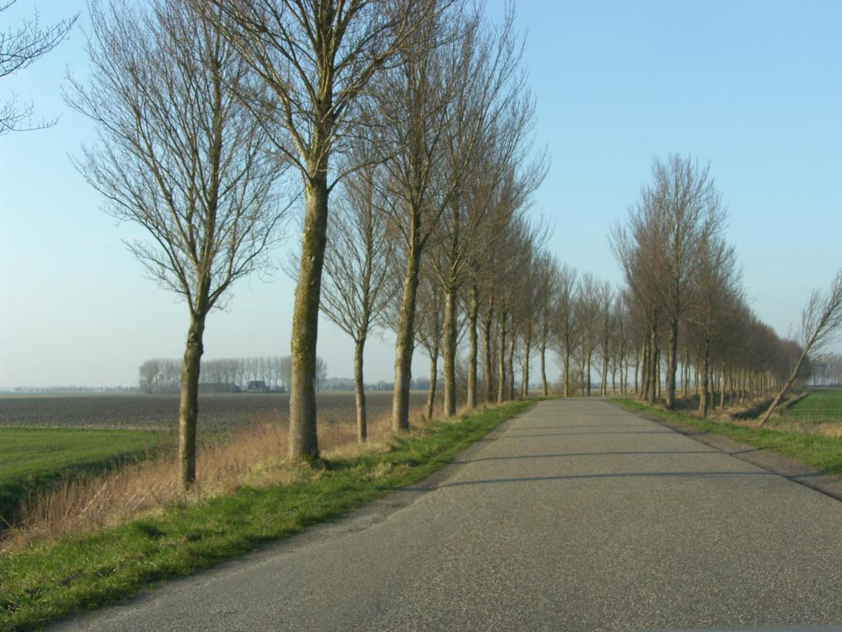 Slapen Bij De Zeeuwse Lala Bed & Breakfast IJzendijke ภายนอก รูปภาพ