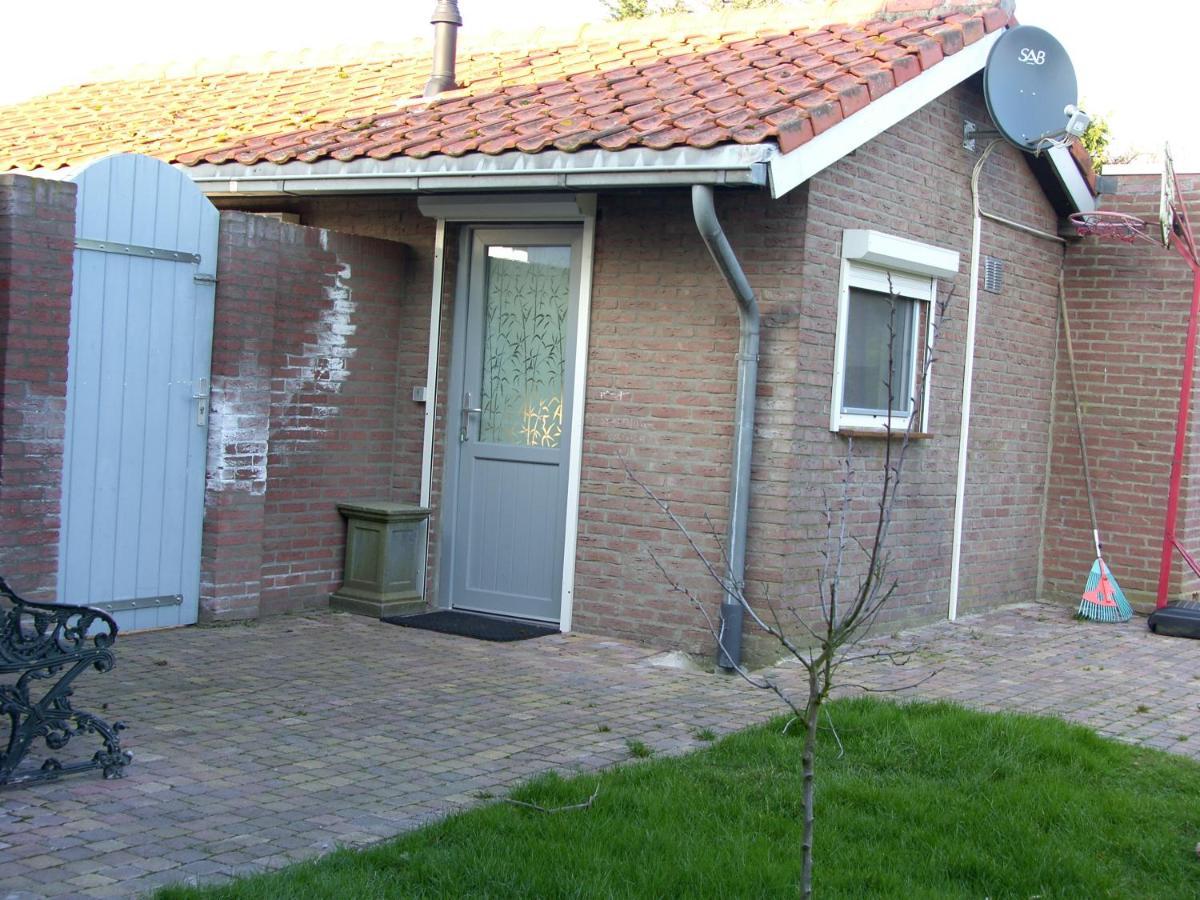Slapen Bij De Zeeuwse Lala Bed & Breakfast IJzendijke ภายนอก รูปภาพ
