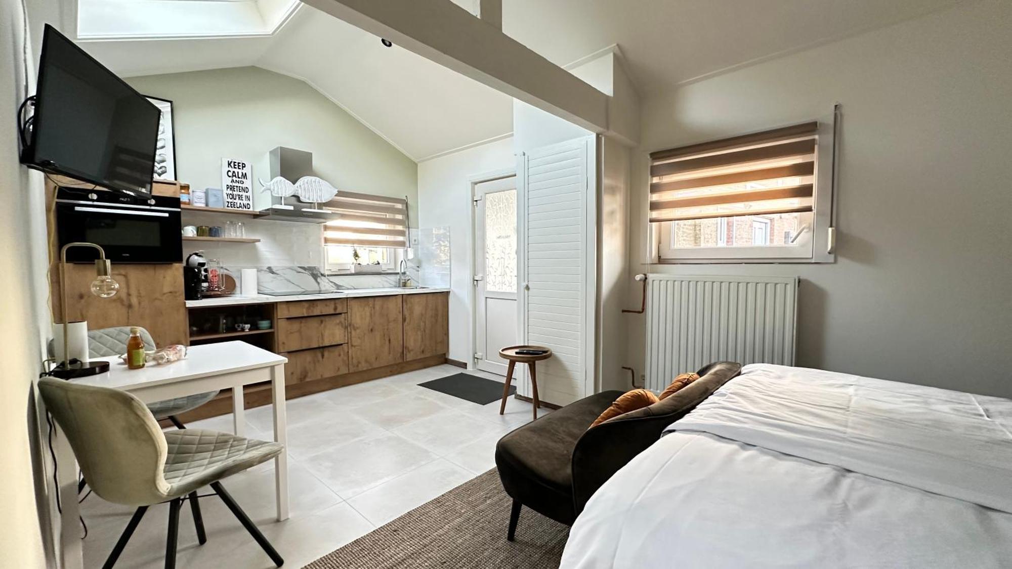 Slapen Bij De Zeeuwse Lala Bed & Breakfast IJzendijke ภายนอก รูปภาพ